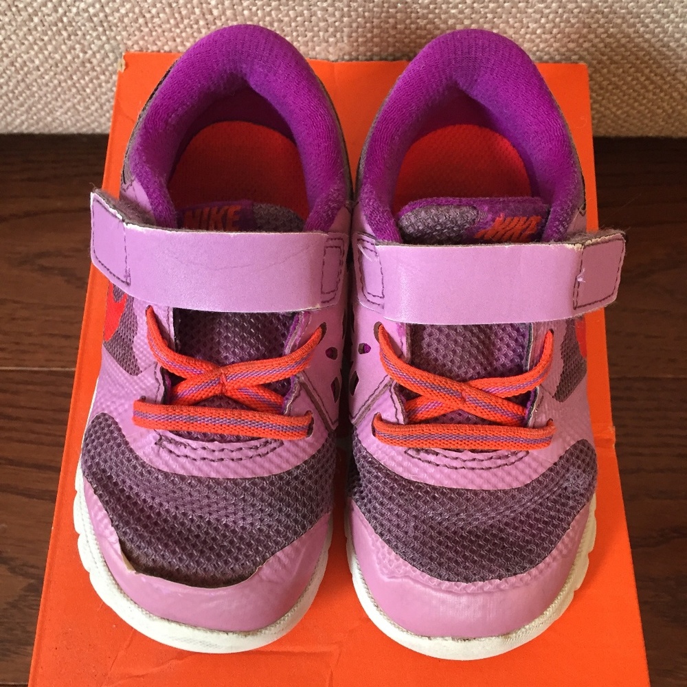Nike Flex Revolution Sneakers Size 8 Magenta/Pink